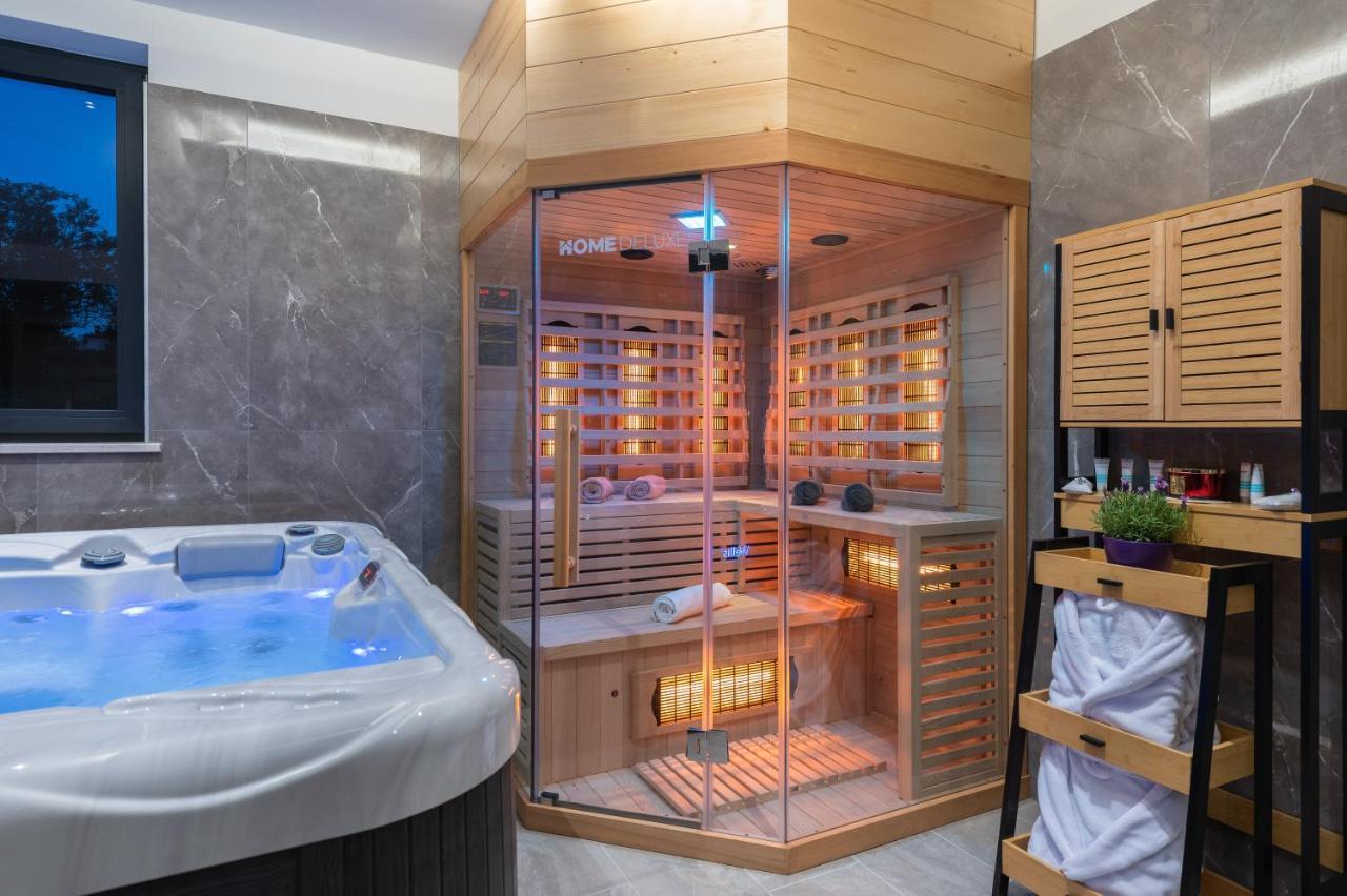 Green Luxury II With Heated Pool, Jacuzzi & Sauna Ruzici  Eksteriør billede