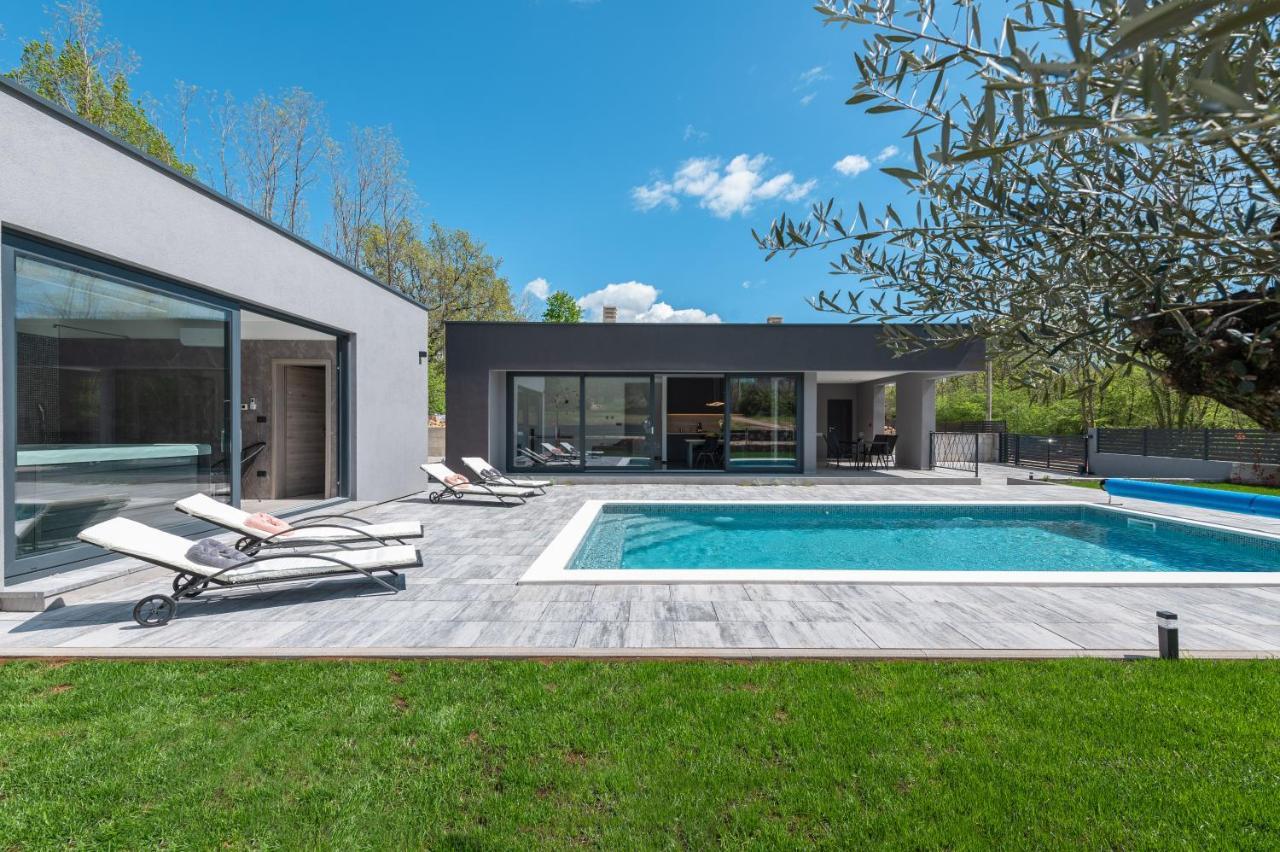 Green Luxury II With Heated Pool, Jacuzzi & Sauna Ruzici  Eksteriør billede